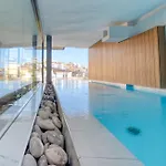 House Gallery 10 *
