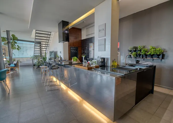 Villa House Gallery 10 *