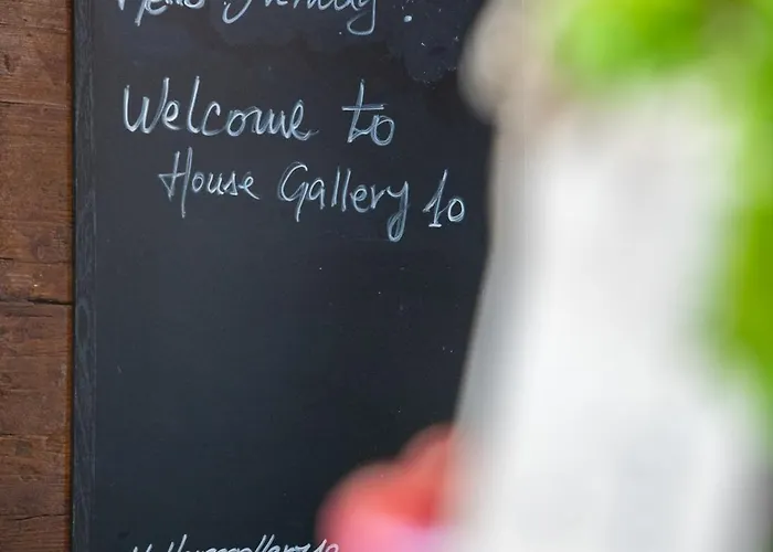 House Gallery 10 Villa *