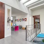 Villa House Gallery 10 *