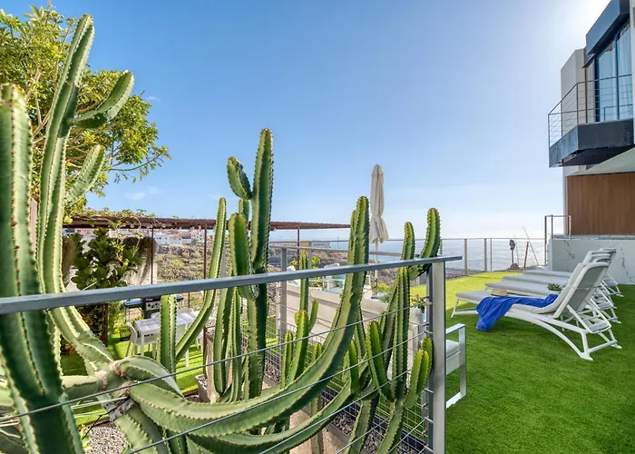 Villa House Gallery 10 *