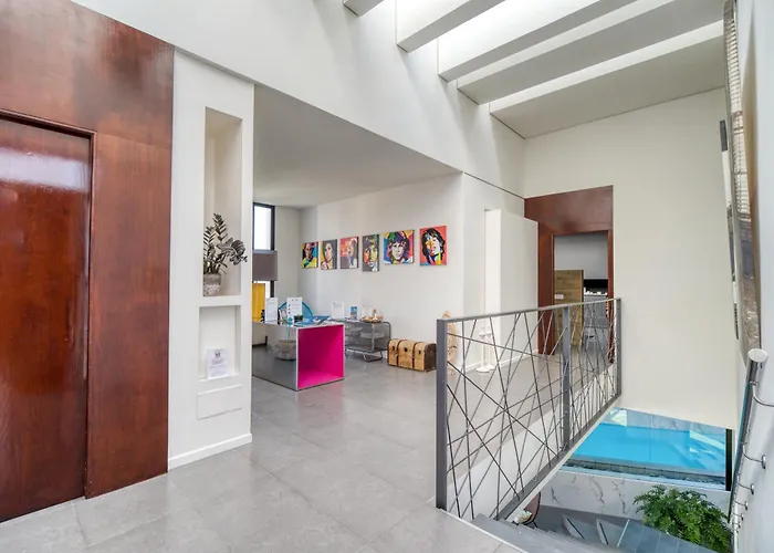 Villa House Gallery 10 *